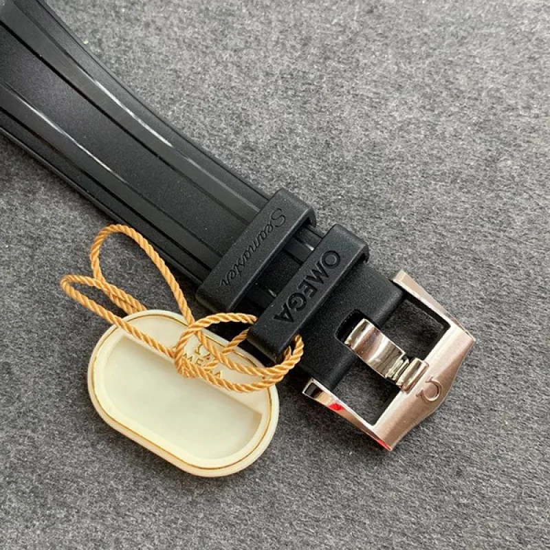 日本未入荷オメガ シーマスター 偽物 ダイバー300 コーアクシャル マスタークロノメーター omo70452