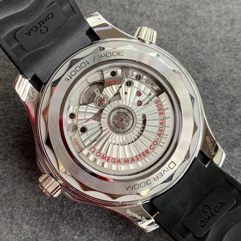 日本未入荷オメガ シーマスター 偽物 ダイバー300 コーアクシャル マスタークロノメーター omo70452