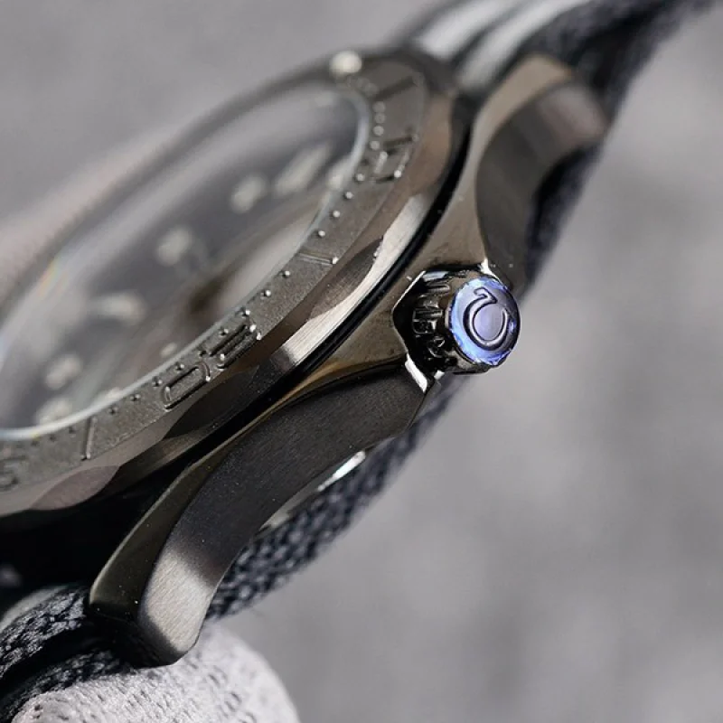 オメガ コピー シーマスターダイバーコーアクシャルマスタークロノメーターブラックブラック omy68553