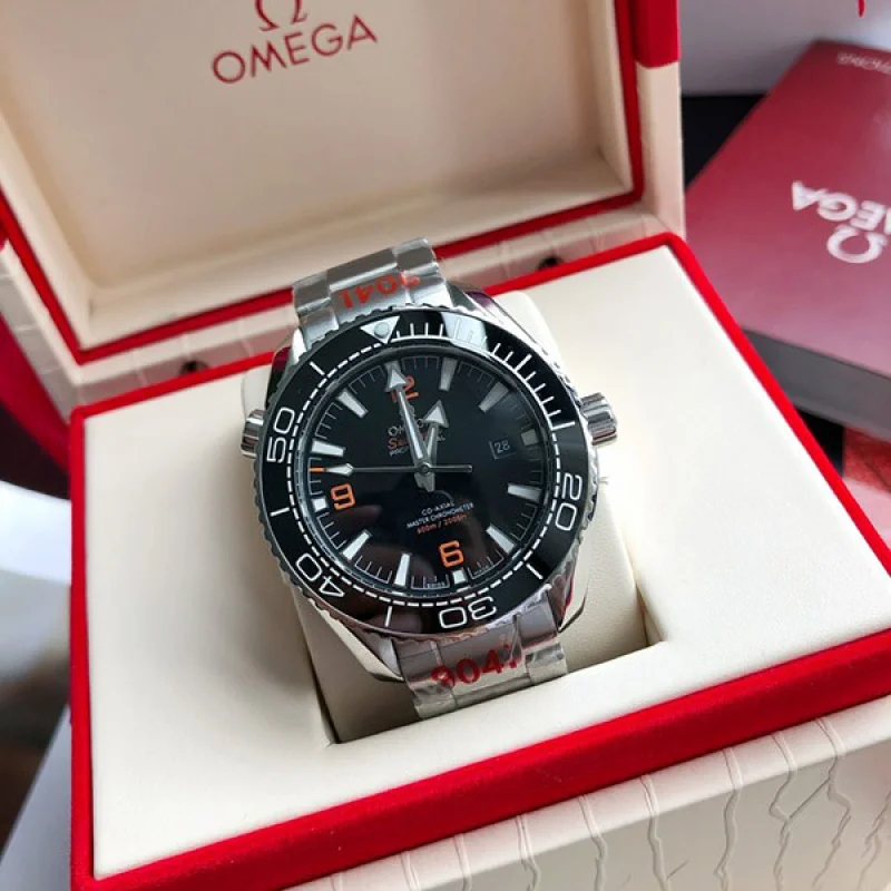 オメガ シーマスター 偽物 プラネットオーシャン コーアクシャル マスタークロノメーター omz48016