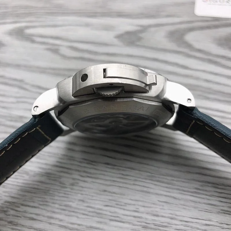 入手困難品パネライ 偽物N級品ルミノール カーフストラップ 44mm pas39819