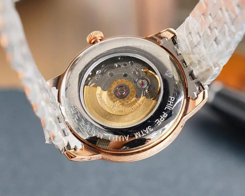 新作パテックフィリップ カラトラバ 偽物 レリーフ腕時計 2色 約40.0mm pat67702