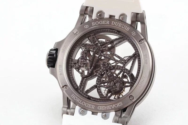 【日本未発売】ロジェデュブイ 偽物 エクスカリバー スパイダー チタン 45MM roc54953