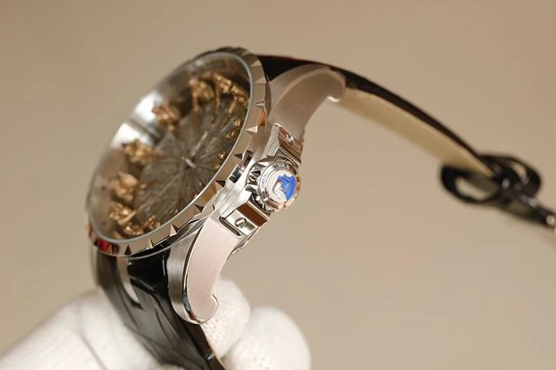 超話題!ロジェデュブイ ナイツ オブ ザ ラウンドテーブル ダマスカスチタン 偽物 シルバー 45MM roj24159