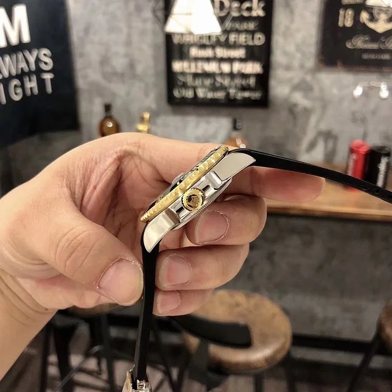 関税負担なしロレックス × シュプリーム コラボ 偽物★文字盤には真紅で「シュプリーム ボックス ロゴ」3色 114060G
