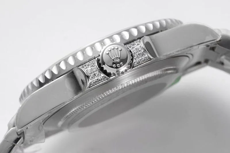大人気新作!ロレックス サブマリーナ 偽物★デイト 自動巻き ダイヤモンドをセットしたベゼル 40.0mm 116659SABR