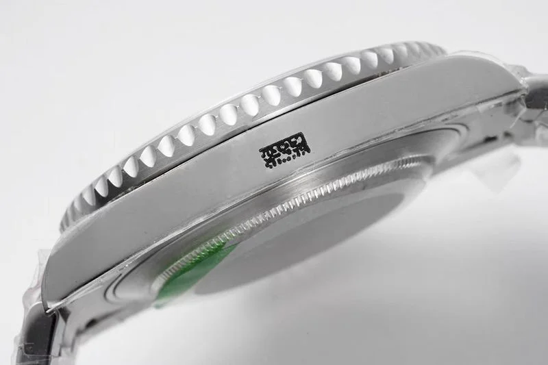 大人気新作!ロレックス サブマリーナ 偽物★デイト 自動巻き ダイヤモンドをセットしたベゼル 40.0mm 116659SABR