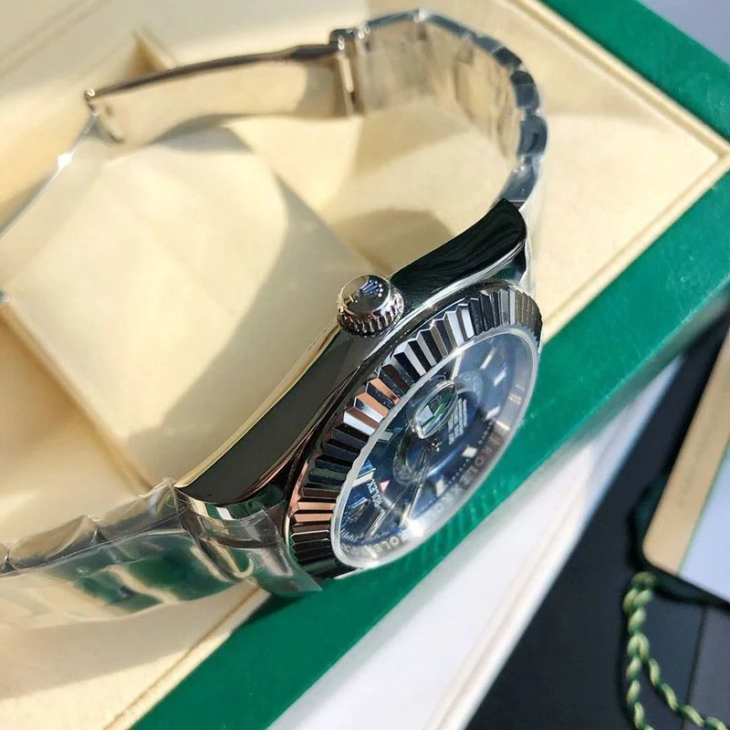 ロレックス スカイドゥエラー 偽物 42MM 自動巻き rob66300