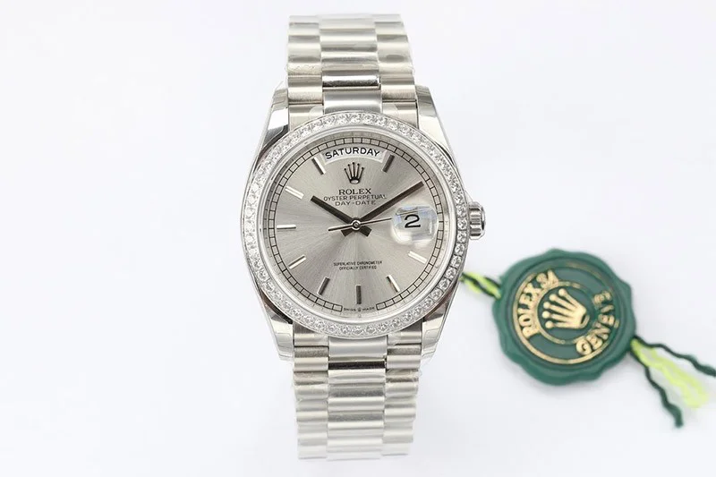 送料込 ロレックス 時計 偽物 デイデイト シルバー 36mm roc74154