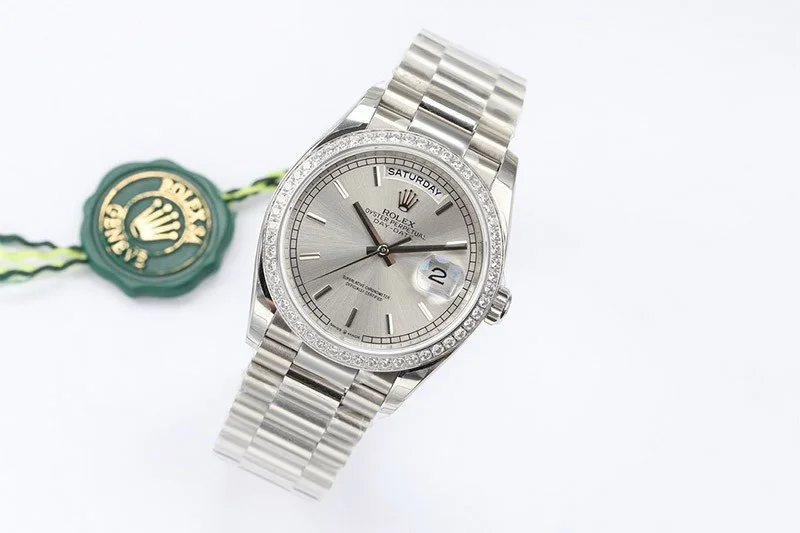 送料込 ロレックス 時計 偽物 デイデイト シルバー 36mm roc74154
