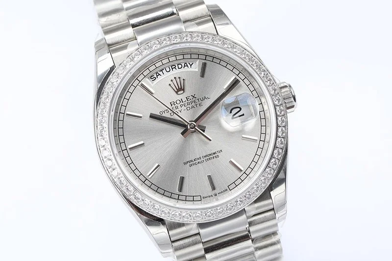送料込 ロレックス 時計 偽物 デイデイト シルバー 36mm roc74154