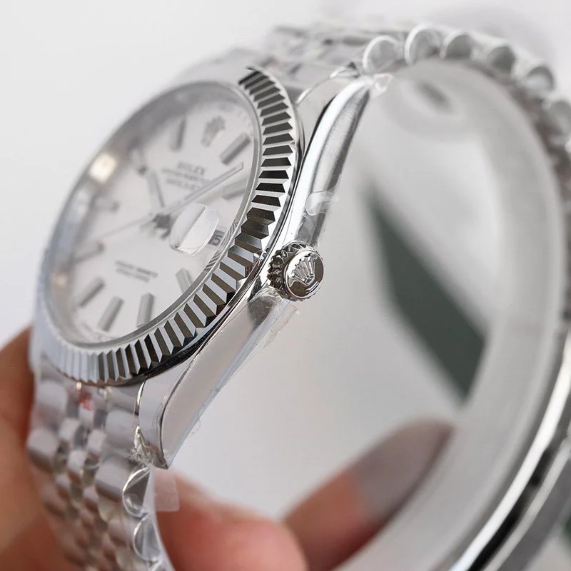 ロレックススーパーコピー 時計 パロディ デイトジャスト41mm シルバー メンズ rom15044