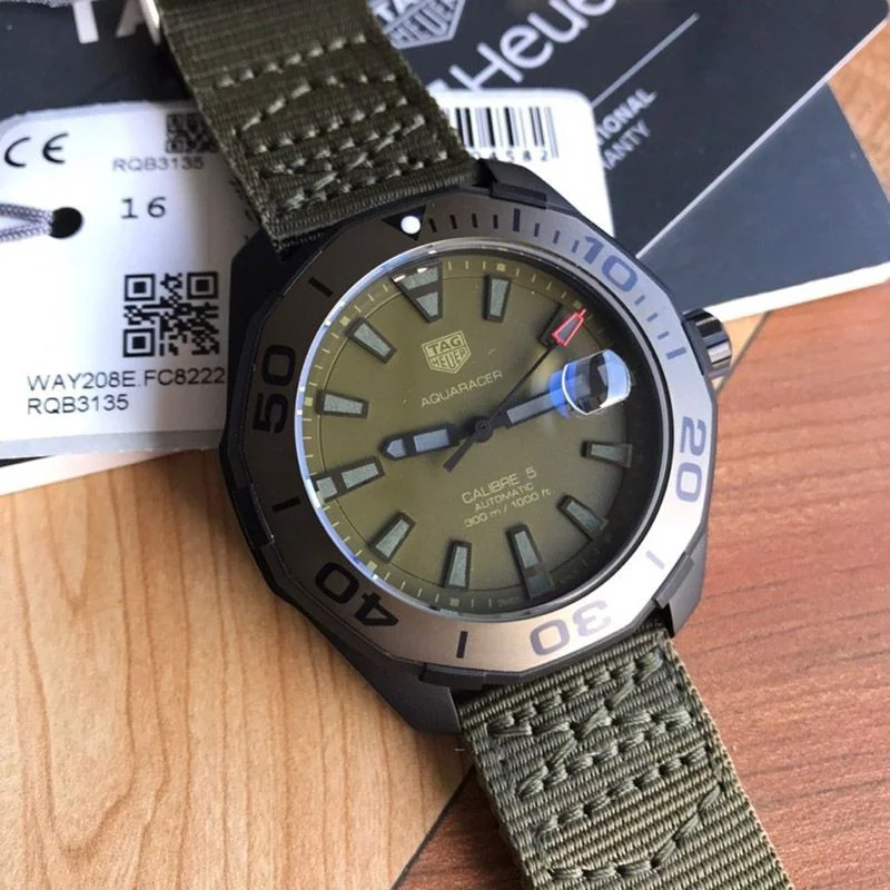 稀少 タグホイヤー アクアレーサー 偽物直径 43 mm WAY208E.FC8222