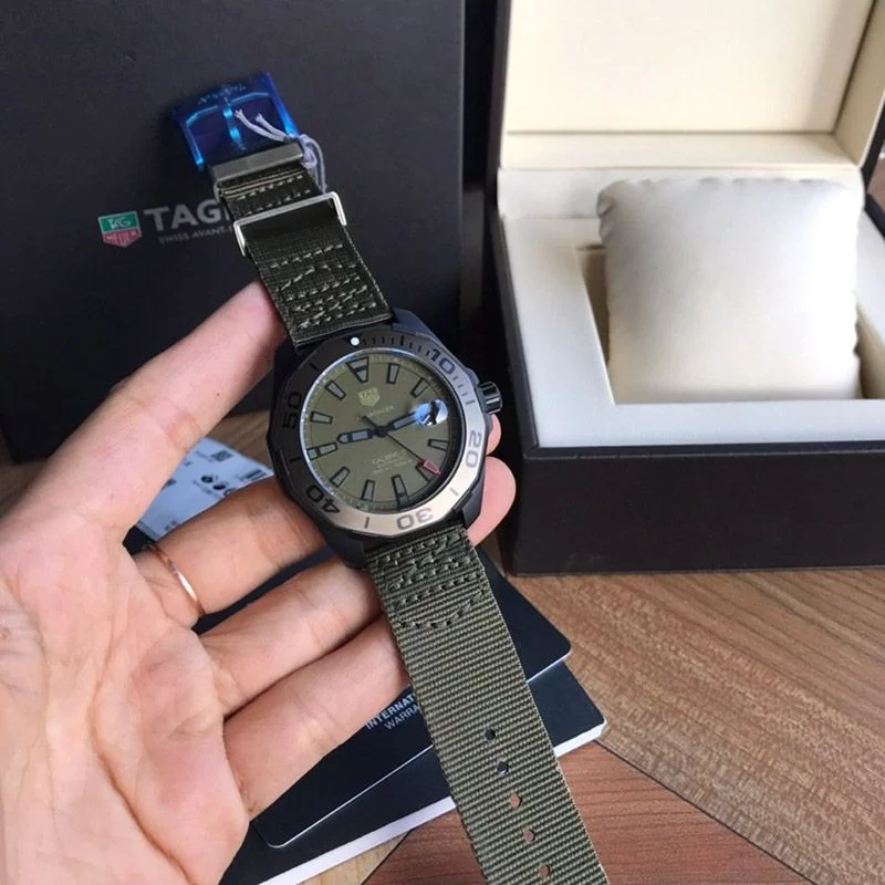稀少 タグホイヤー アクアレーサー 偽物直径 43 mm WAY208E.FC8222