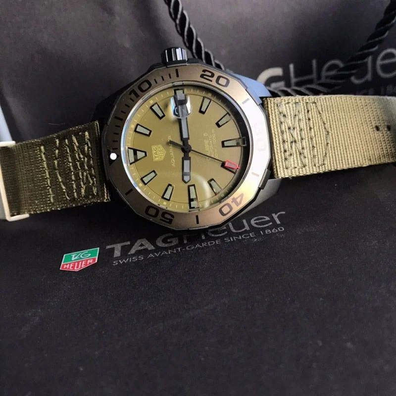 稀少 タグホイヤー アクアレーサー 偽物直径 43 mm WAY208E.FC8222
