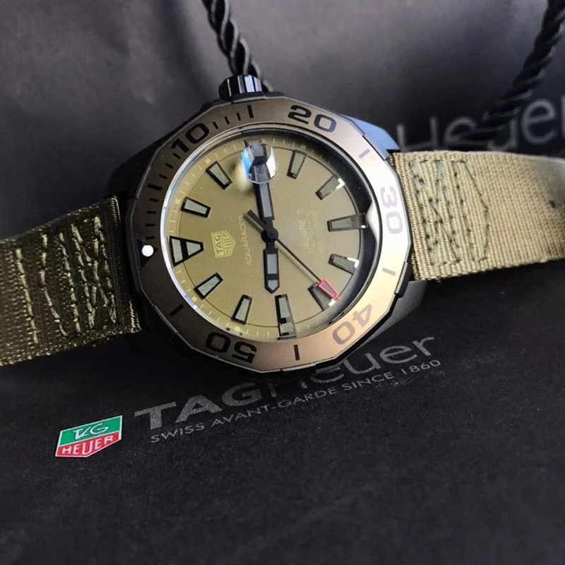 稀少 タグホイヤー アクアレーサー 偽物直径 43 mm WAY208E.FC8222
