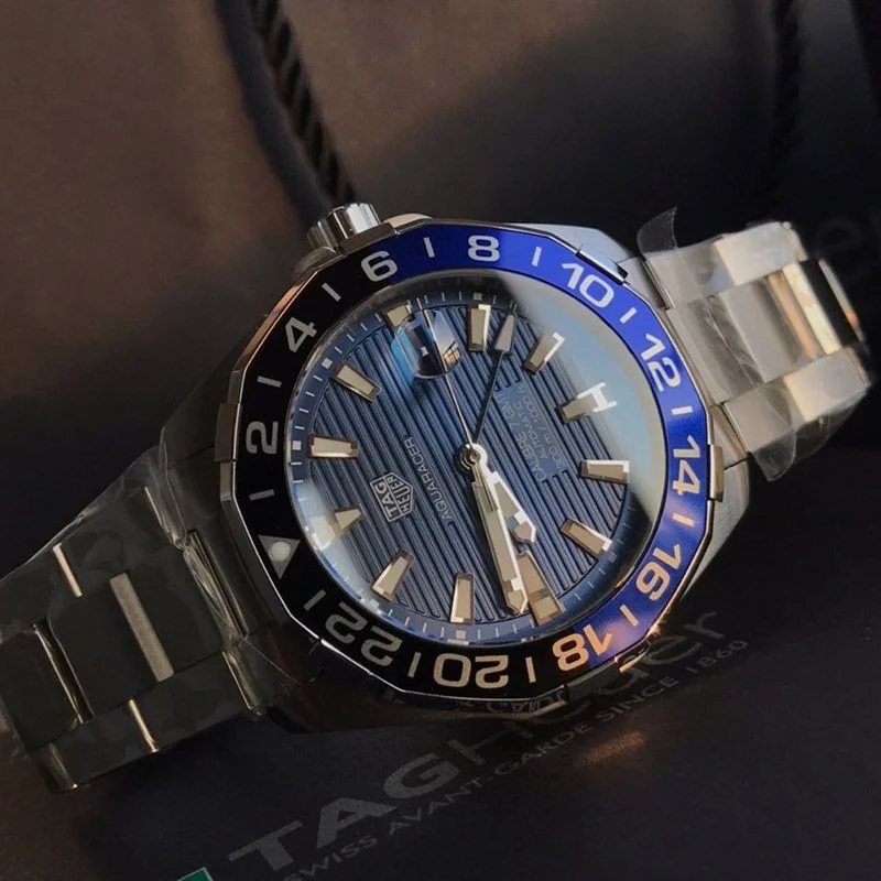 目を惹くカラータグホイヤー アクアレーサー 偽物自動巻ウォッチ - 直径 43 mm WAY201F.BA0927