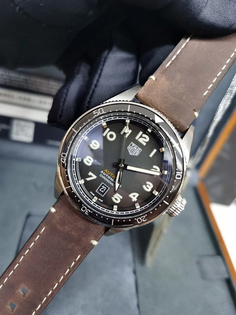 超希少!タグホイヤー オータヴィア コピー 自動巻ウォッチ 直径 42 mm WBE5114.FC8266