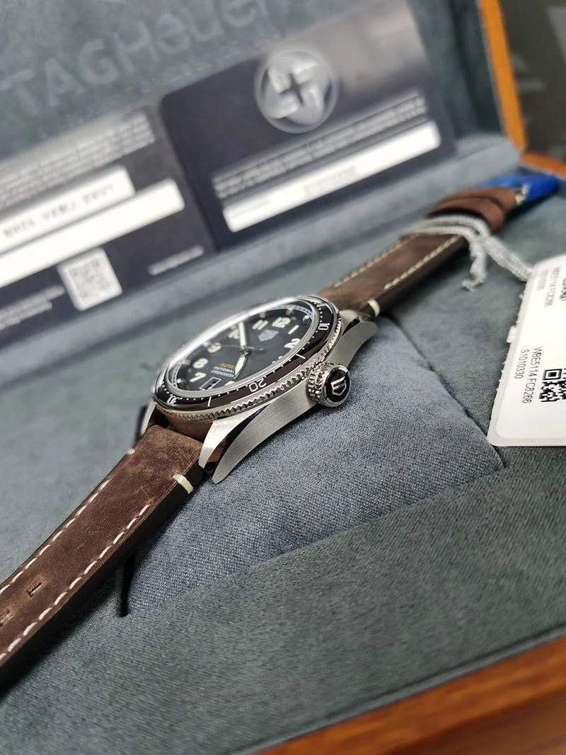 超希少!タグホイヤー オータヴィア コピー 自動巻ウォッチ 直径 42 mm WBE5114.FC8266