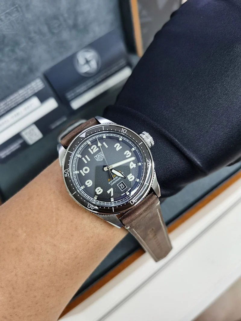 超希少!タグホイヤー オータヴィア コピー 自動巻ウォッチ 直径 42 mm WBE5114.FC8266