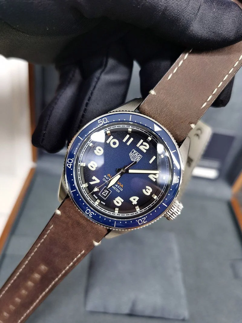 超話題!タグホイヤー オータヴィア コピー 自動巻ウォッチ - 直径 42mm WBE5116.FC8266