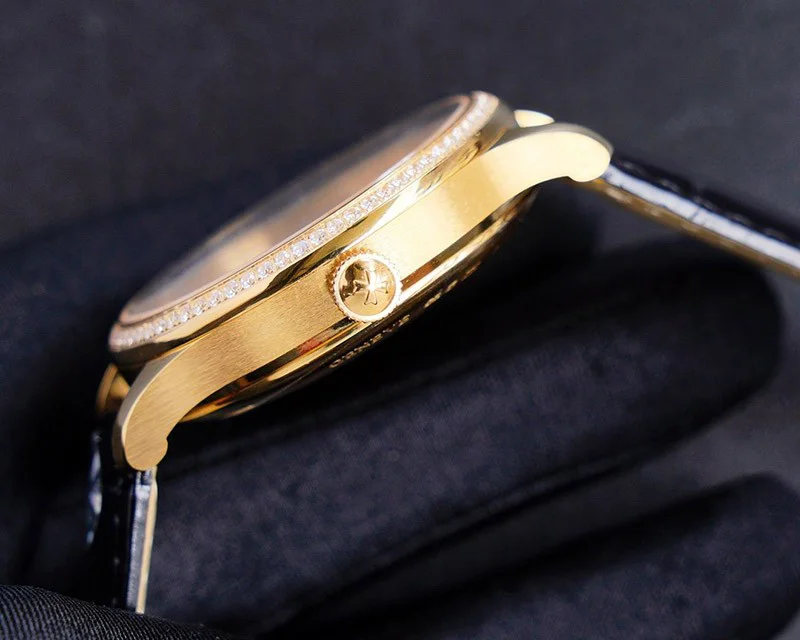目を惹くカラー ヴァシュロンコンスタンタン ヒストリーク コピー クロノグラフ val64836